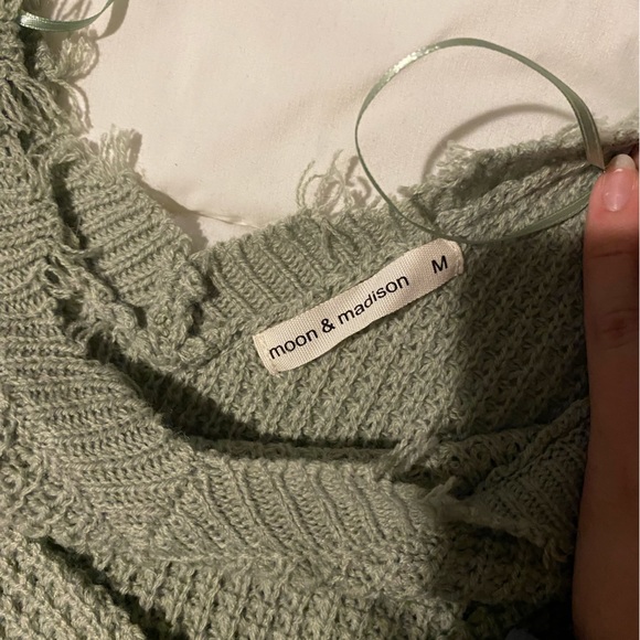 sweater - Picture 2 of 2